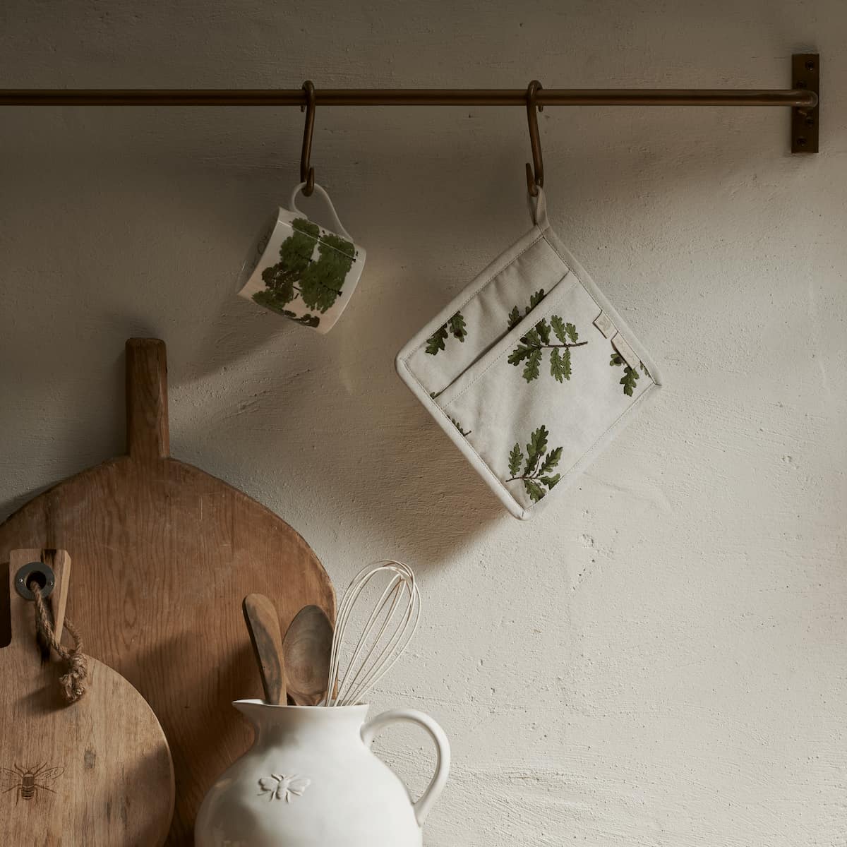 Acorn & Oak Leaves Pot Grab