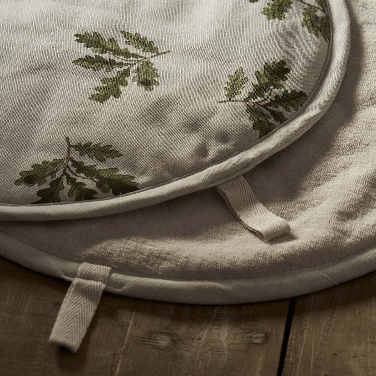 Acorn & Oak Leaves Hob Cover