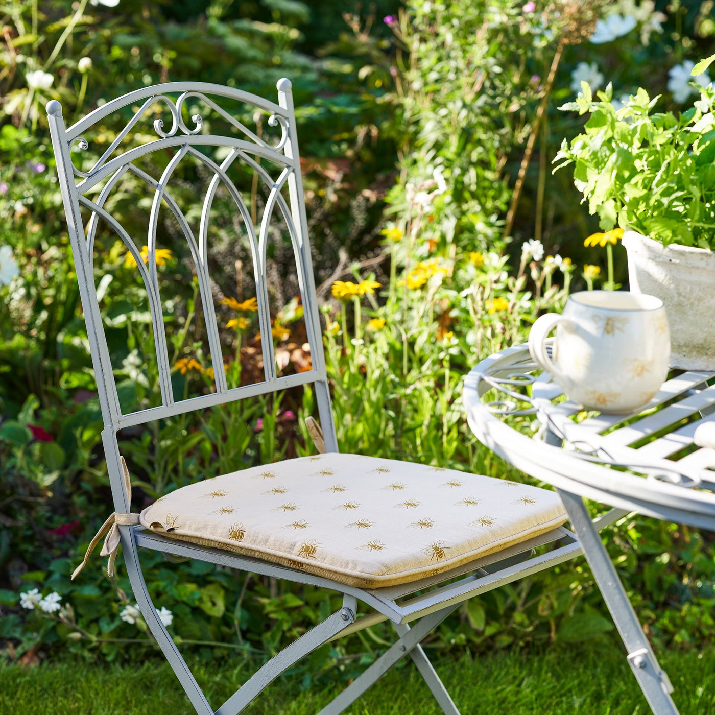 Bees Linen Seat Cushion